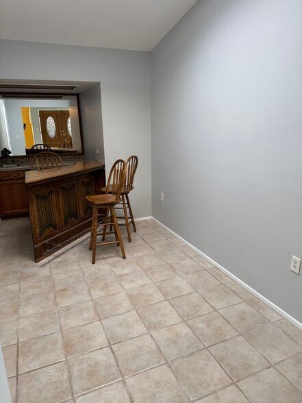 Building Photo - 17249 Flanders St