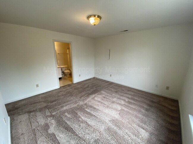 Building Photo - 76 Red Maple Ct