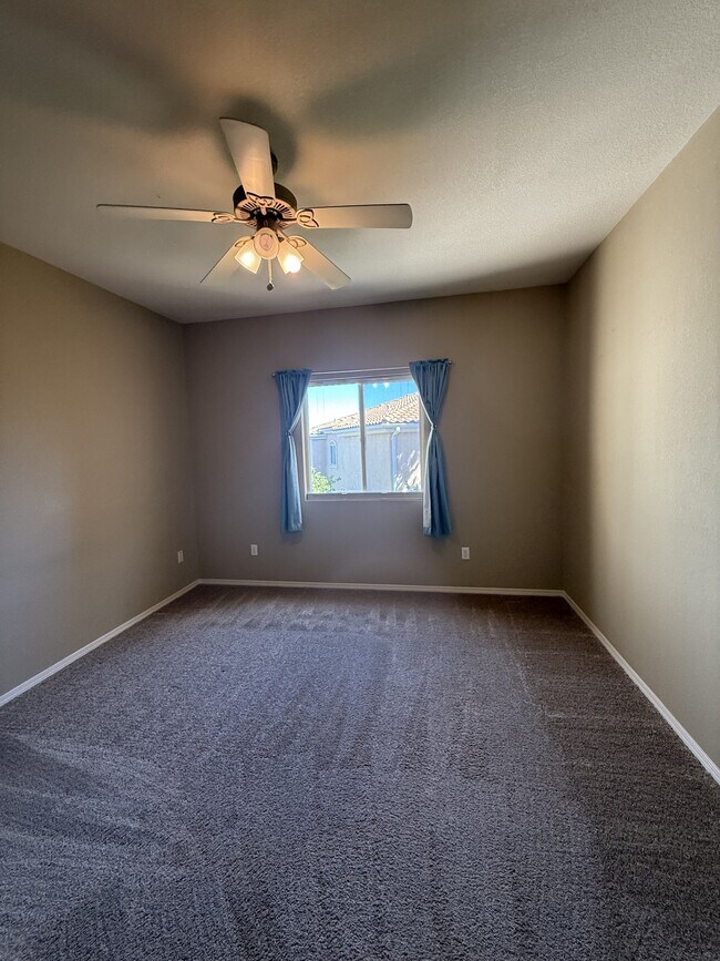 Building Photo - 6800 Vista Del Norte Dr NE