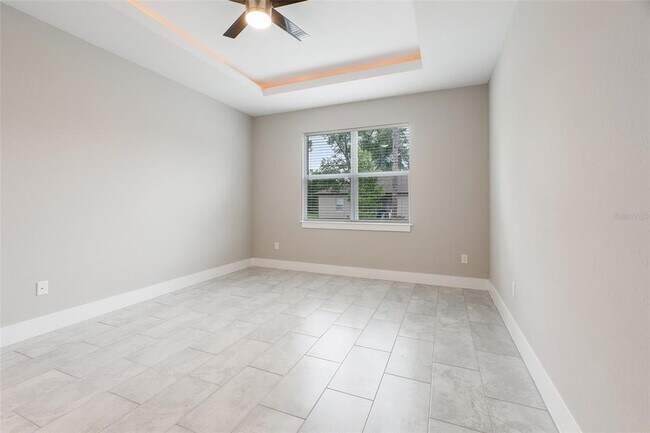 Building Photo - 1250 Papillon St