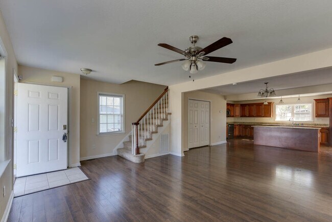 Building Photo - 2 Alden Ave