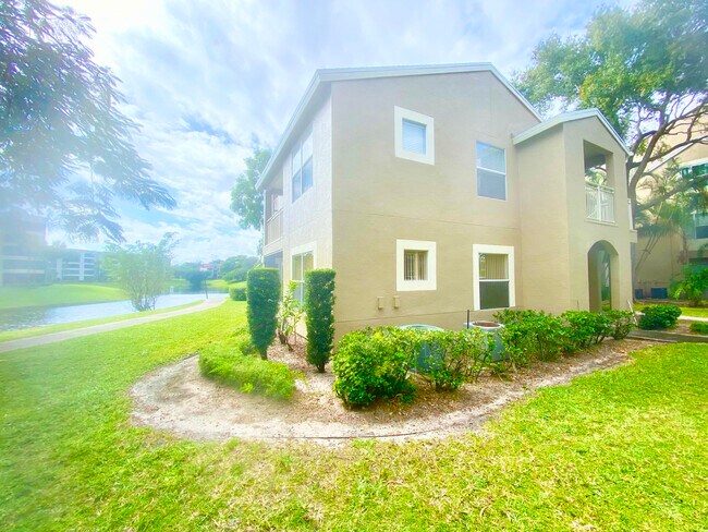 Building Photo - 1745 Palm Cove Blvd