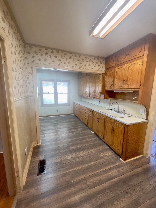 Building Photo - 325 Jackson St