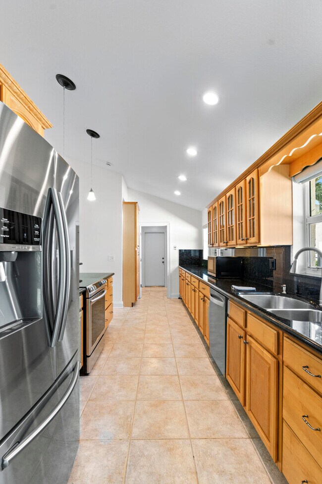 Building Photo - 4545 Brandywine Dr
