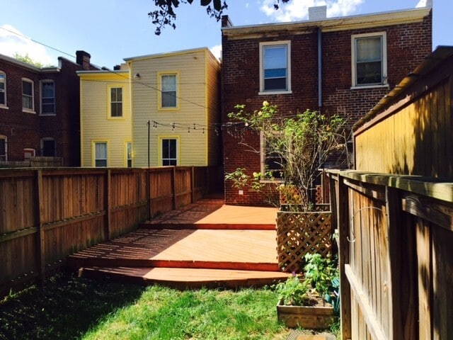 Building Photo - Large 2 Story House, Large Fenced In Yard, Wood Floors, Central Air, Quiet Community