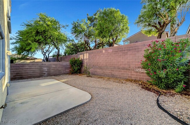 Building Photo - 2431 Lilac Cove St