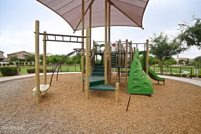 Building Photo - 947 E Ladbroke Way