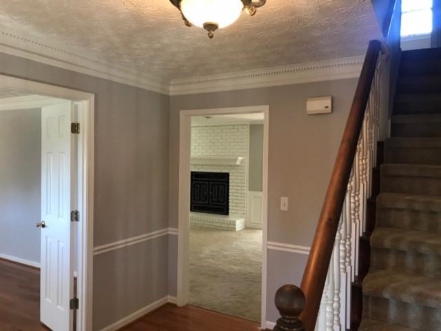 Building Photo - 4817 Woodspring Dr NE