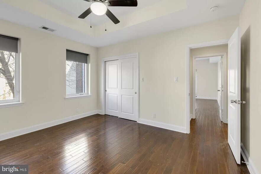 Building Photo - 2050 Frankford Ave