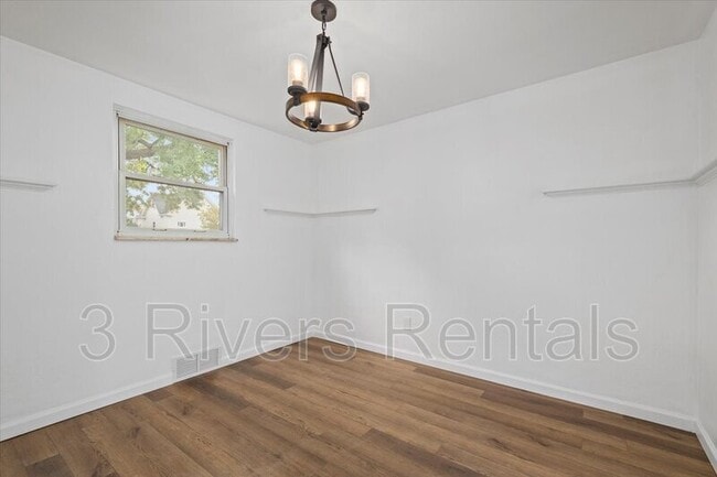 Building Photo - 1419 Dagmar Ave