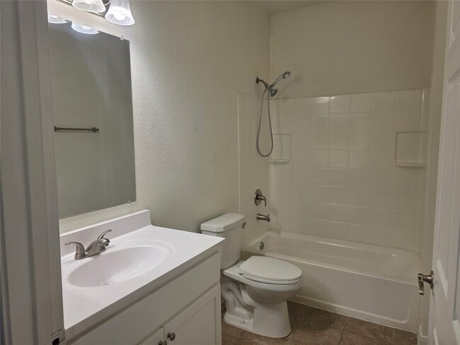 Building Photo - 6311 White Oak Dr