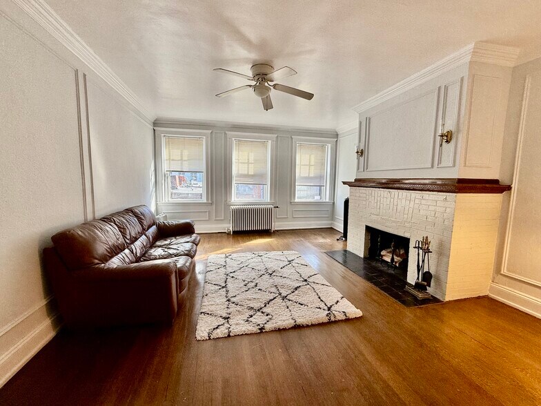 Primary Photo - 250 Commonwealth Ave