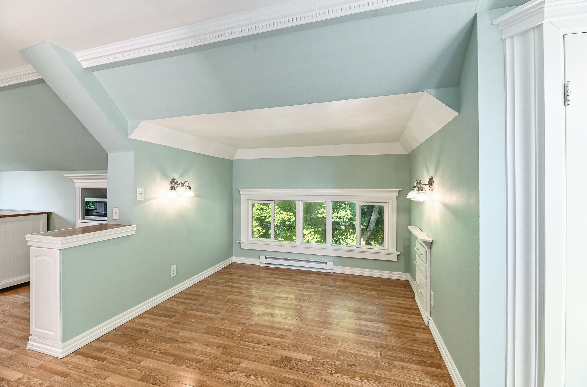 3rd Floor Dinning02 - 1821 E Olive St