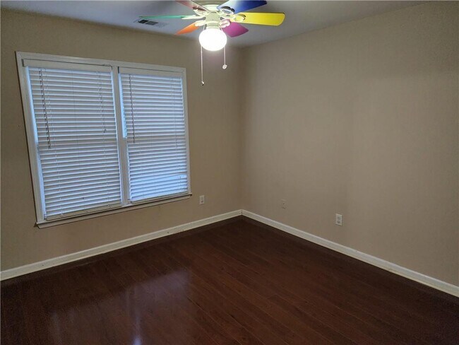 Building Photo - 12990 Meridian Ct