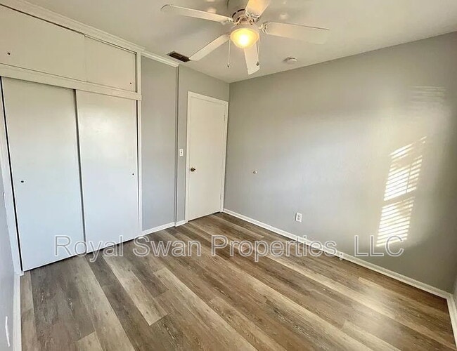 Building Photo - 114 Azalea St