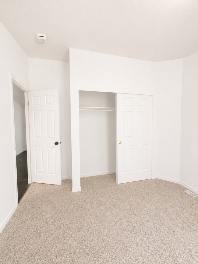 Building Photo - 6647 Alderson Ln