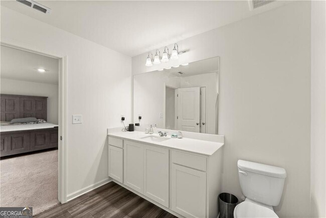 Building Photo - 157 Colbury St