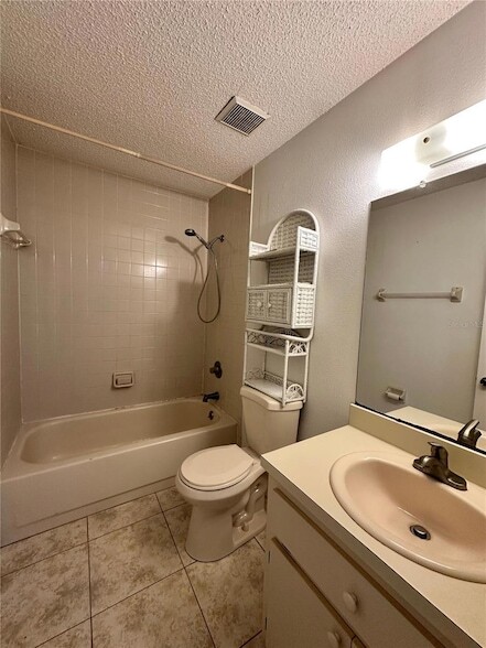 Building Photo - 69 Village Dr