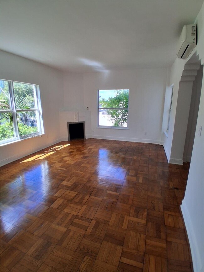 Building Photo - 4035 Meridian Ave