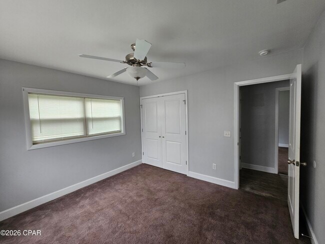 Building Photo - 5701 Lilly St