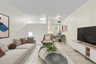 Building Photo - 1715 N 16th Ave