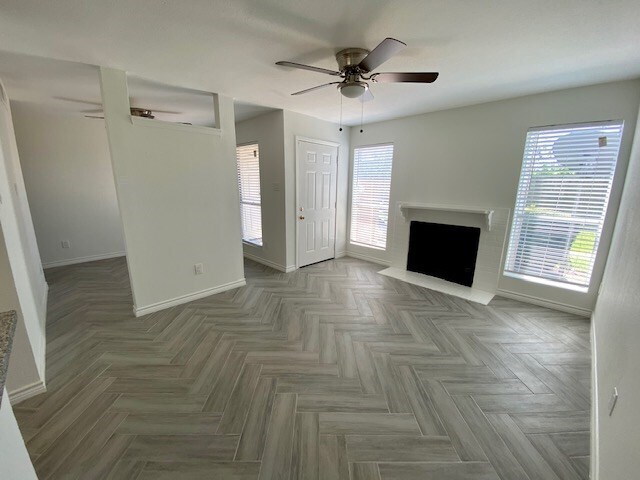 Building Photo - 3900 Woodchase Dr
