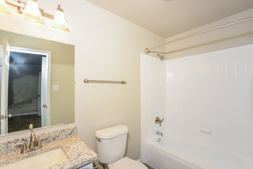 Building Photo - 9124 Gambier Dr