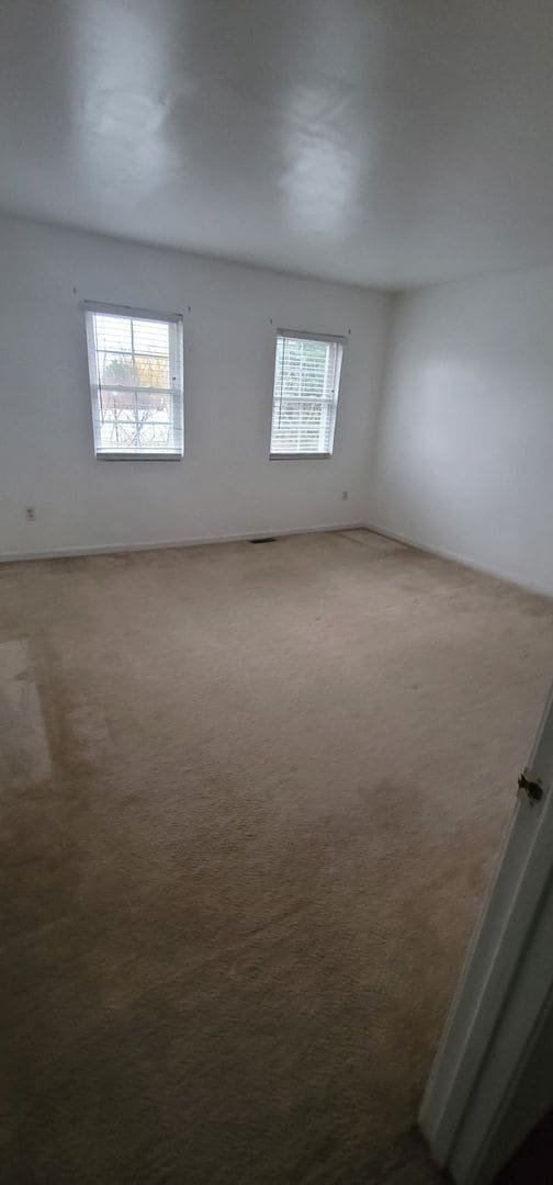 Building Photo - Affordable 2 bedroom / 1 bathroom townhome.