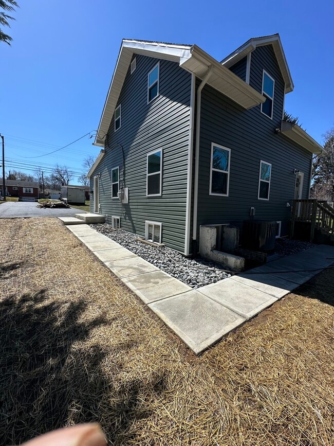 Building Photo - 1314 Brandt Ave