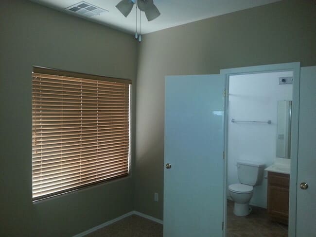 Building Photo - Rare 6 Bed, 3.5 Bath Home in San Tan Valley