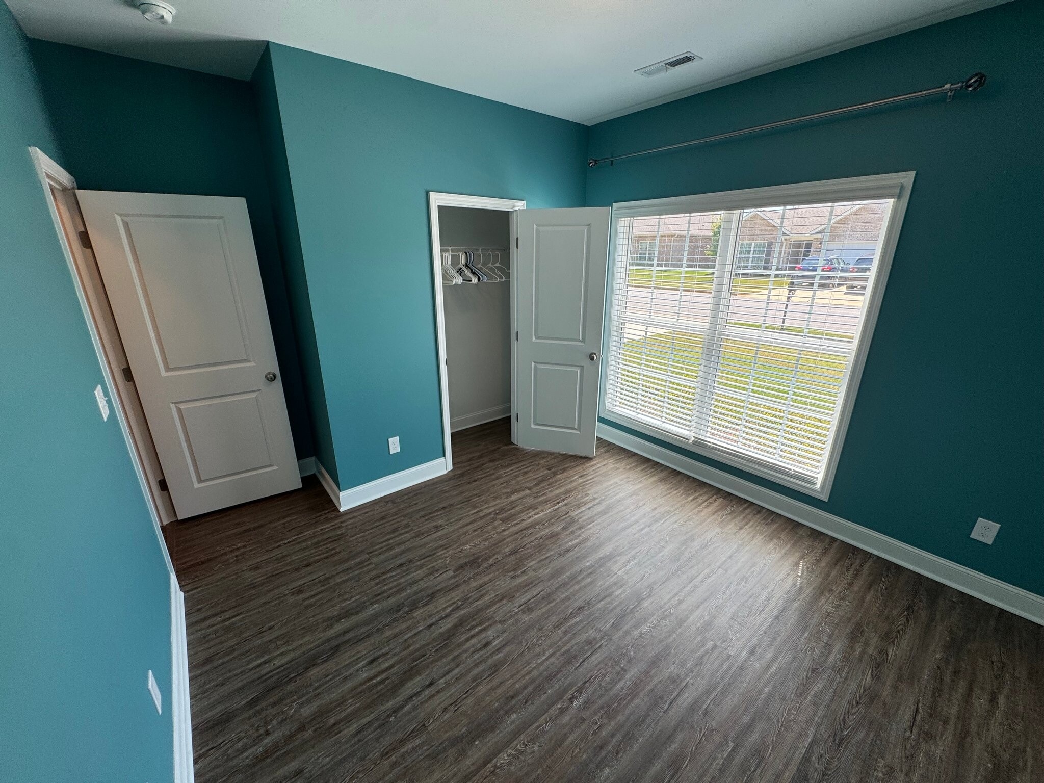 Building Photo - 27244 McKenna Dr