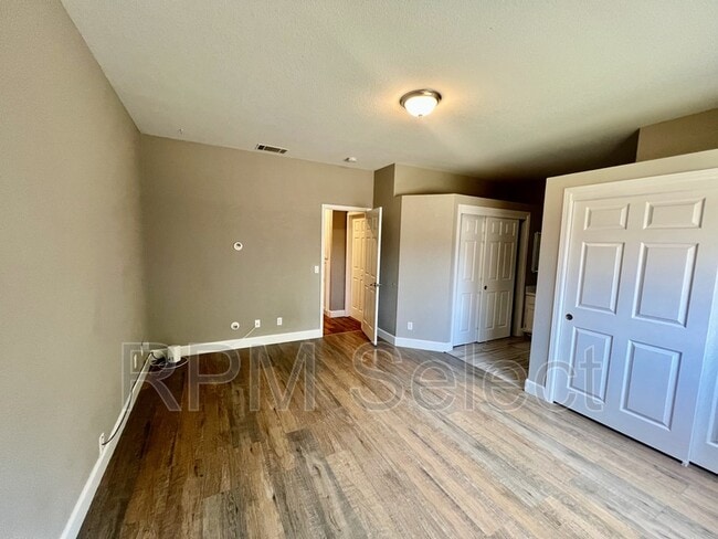 Building Photo - 1605 Paseo Flores Dr