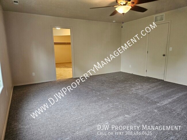 Building Photo - 4110 W Meadowpine St