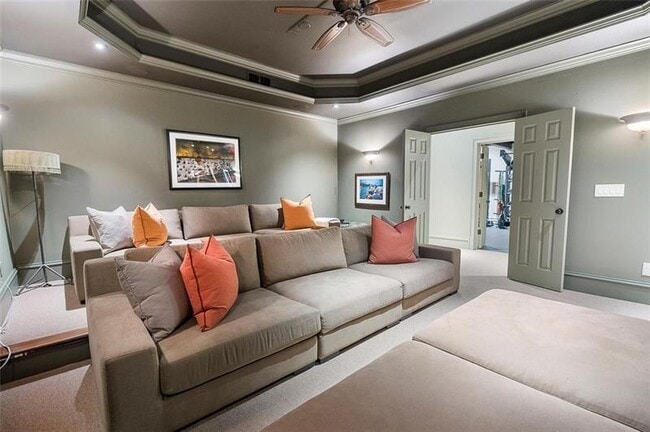 Building Photo - 5000 Long Island Dr