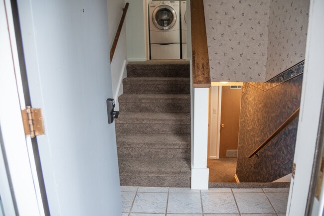 Building Photo - 9 Paramount Pkwy