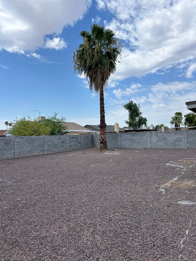 Building Photo - Peoria 2 bed/2 bath house