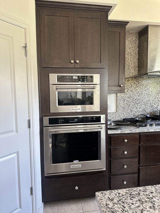 Building Photo - 3808 Camino Lp