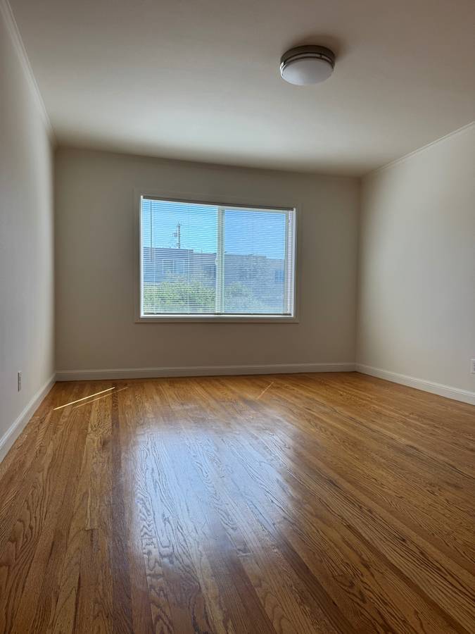 Building Photo - 27 Fredson Ct
