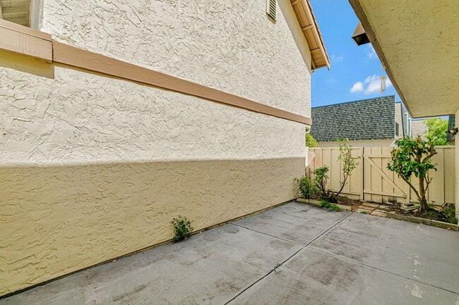 Building Photo - Cupertino Schools - Beautifully Updated Co...