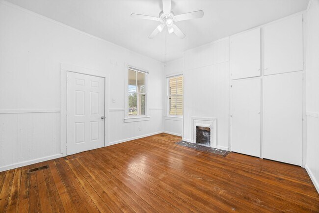 Building Photo - 112 E Anderson St