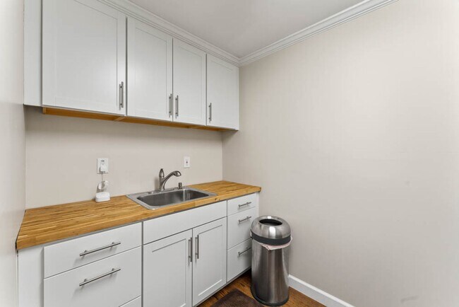 Building Photo - Spacious Briarcliff Woods home!!