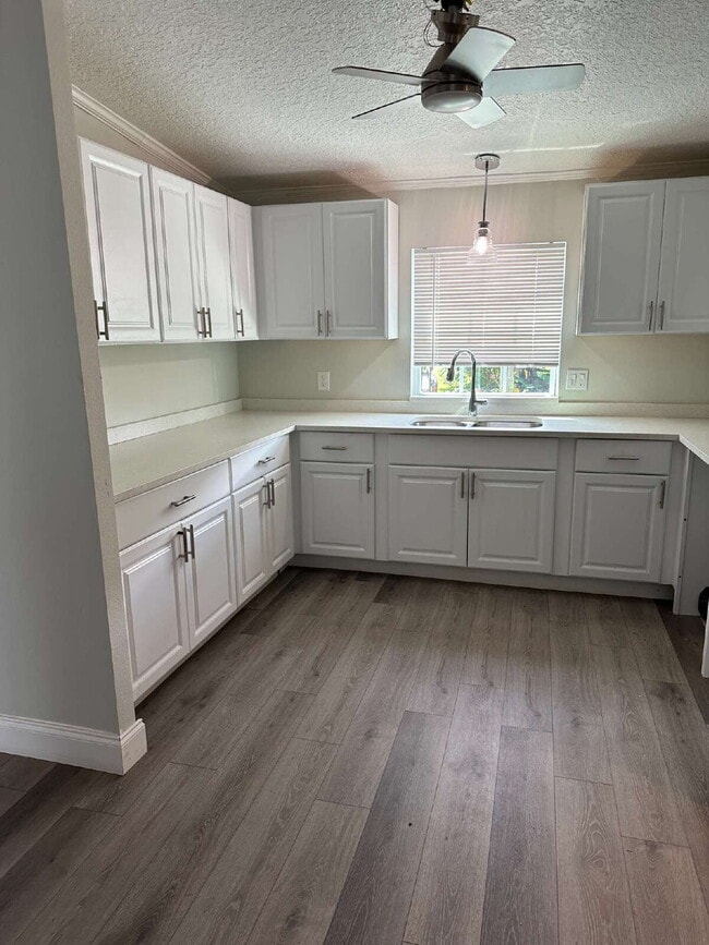 Building Photo - "Charming 3-Bed, 2-Bath Mobile Home Retrea...