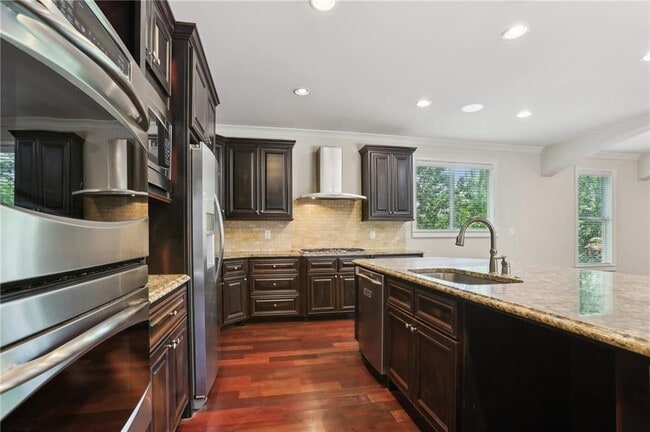 Building Photo - 411 Deering Rd NW
