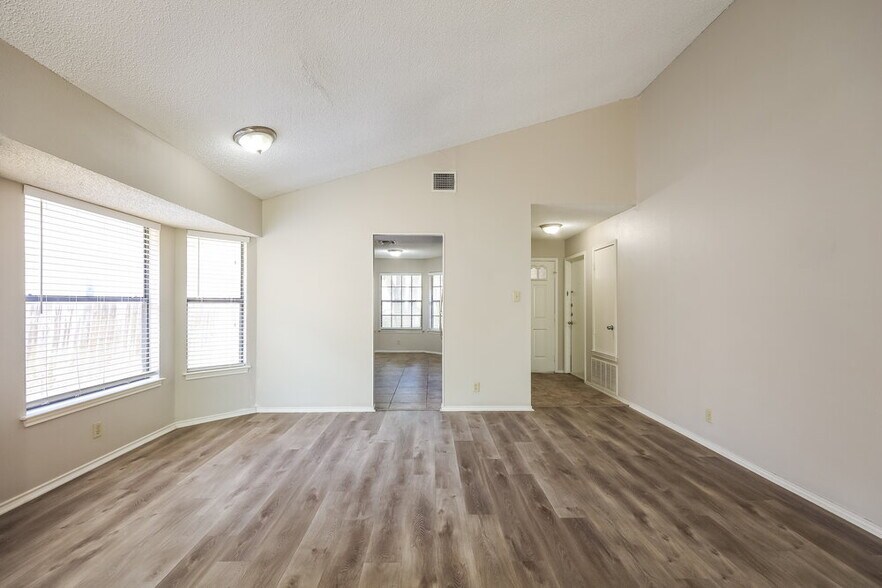 Building Photo - 6303 Crab Orchard