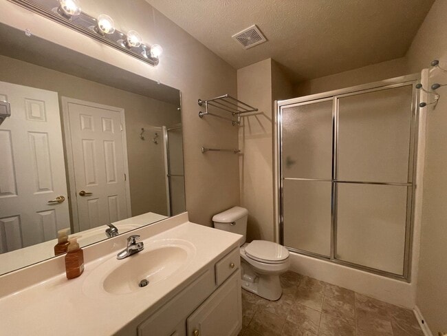 Building Photo - Home For Rent Papillion