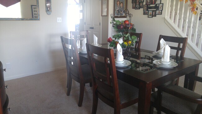 Building Photo - Modern 4 Bedroom, 2.5 Bath West Side Single Family Home