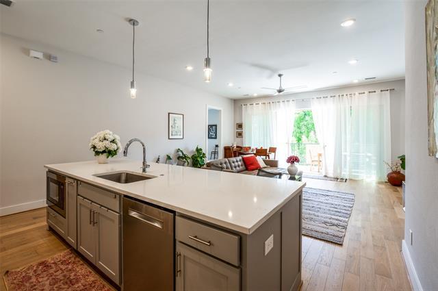Building Photo - 15875 Spectrum Dr
