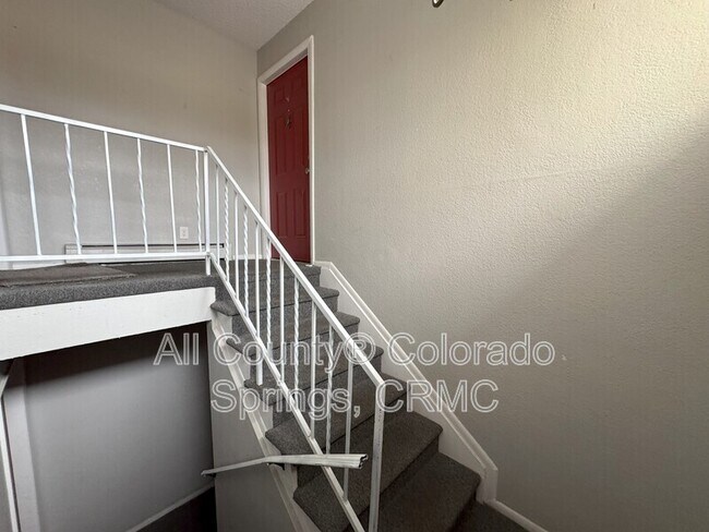Building Photo - 4995 Picturesque Cir