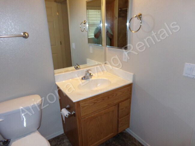 Building Photo - IMMACULATE 3 BEDROOM HOME