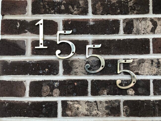 Building Photo - 1555 Flintwood Ave